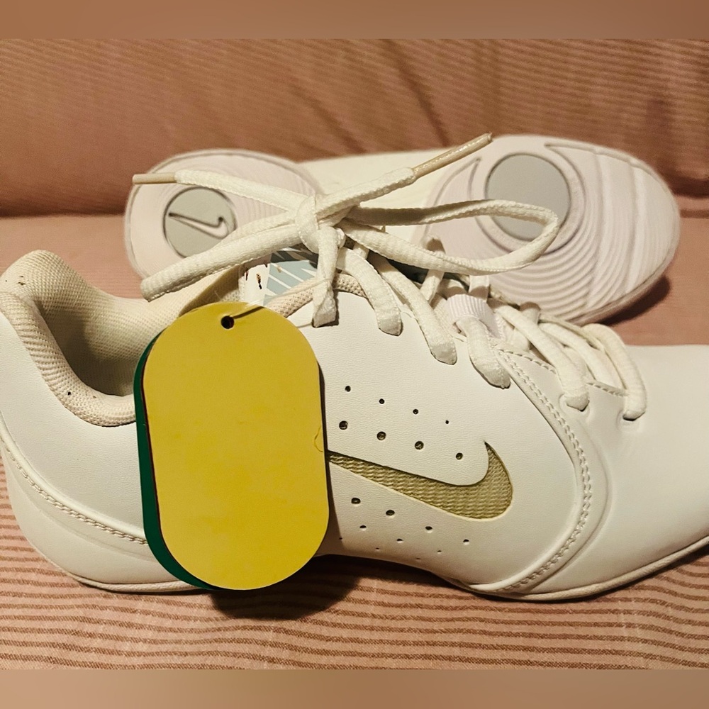 Nike Sideline III cheerleading shoes
